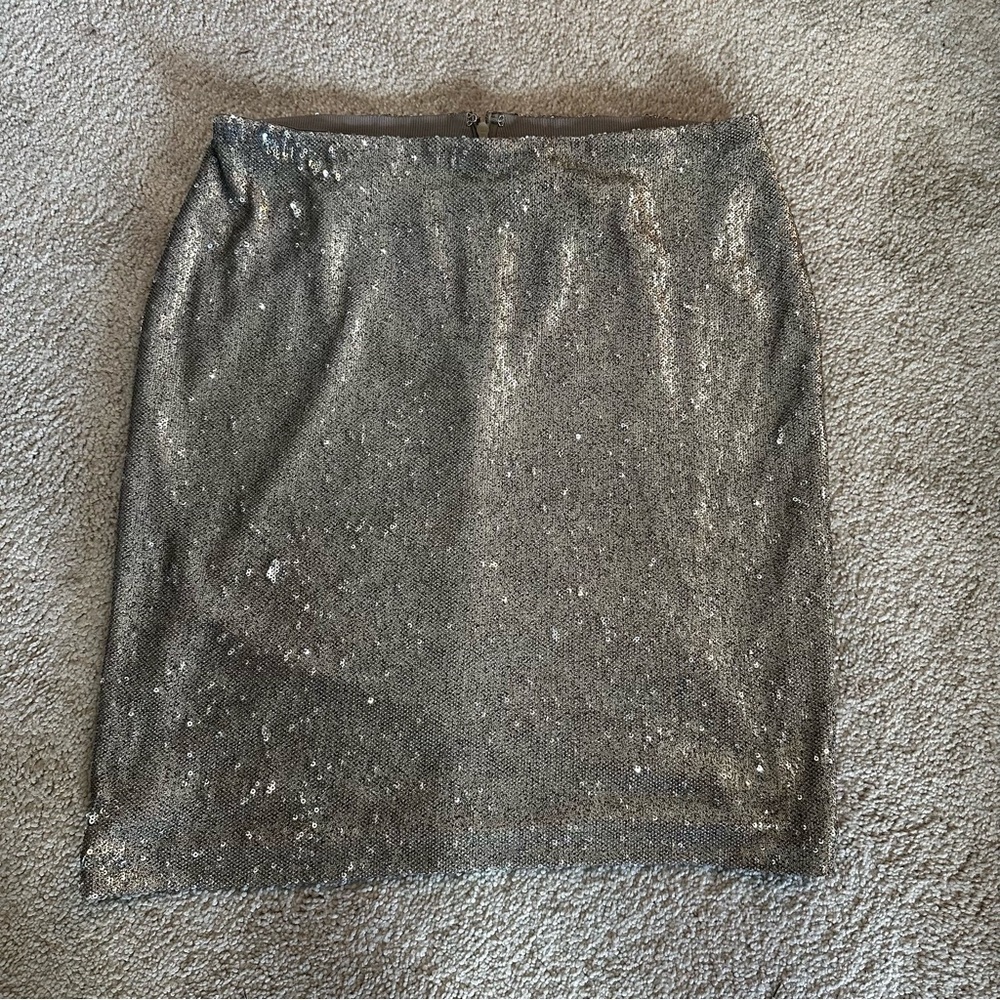 White House Black‎ Market Sequin Mini Skirt Silver Metallic Women’s Size 8